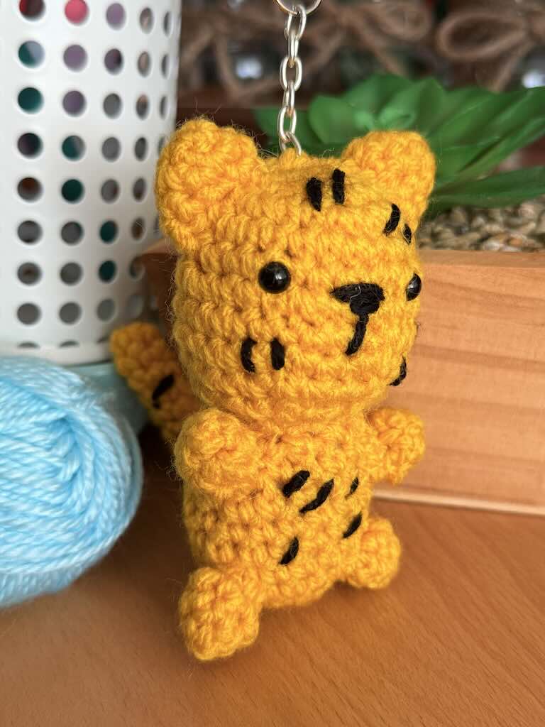keychain crochet leopard toy with yellow and black spots