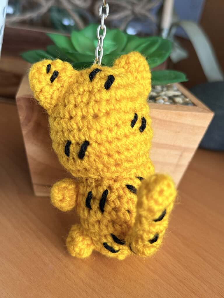 keychain crochet leopard toy with yellow and black spots