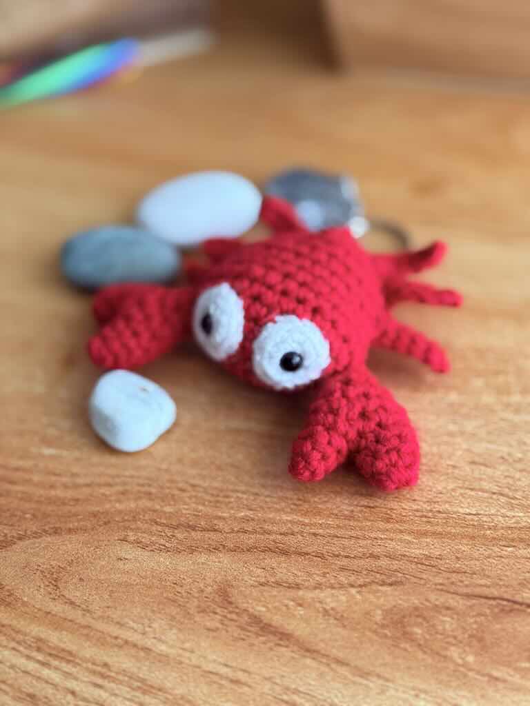 keychain handmade crochet red crab toy with cute claws